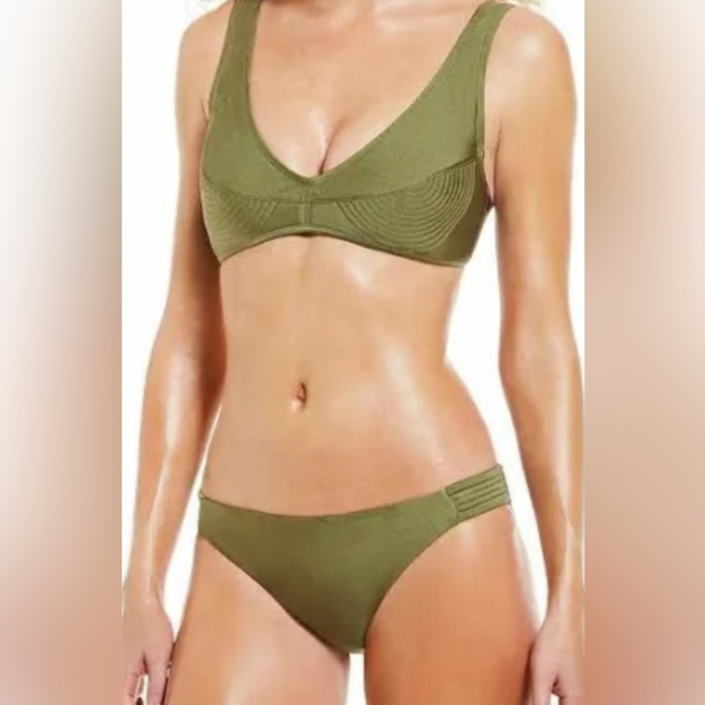 Chelsea and Violet Olive Green 2 pc Bathing Suit sz Large. E55